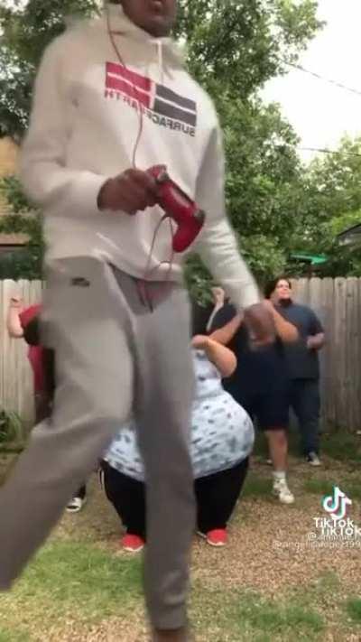 Neta hay banda que ya ni en el infierno la quieren jajajajaja