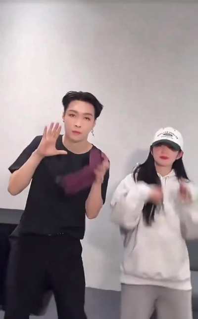 251008 Lay (EXO) Douyin Update with Irene