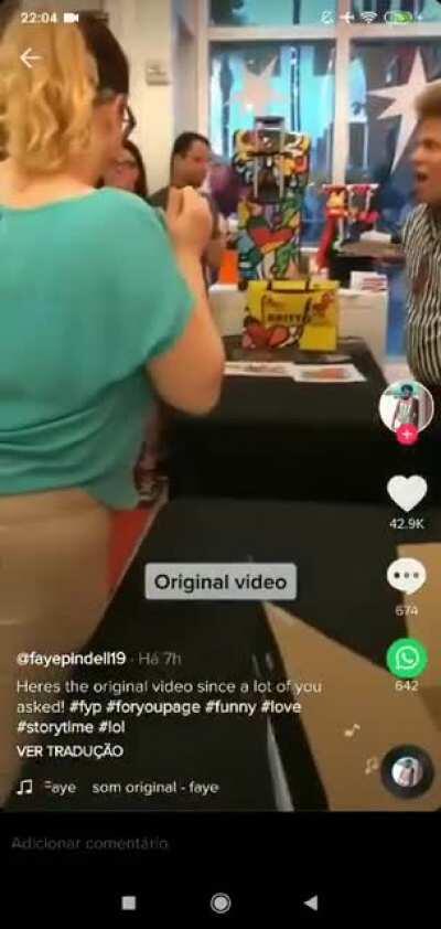 Romero Britto (painter) went to this woman's restaurant and treated the employees badly, she went to his 