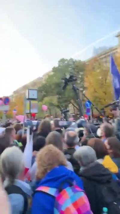 Police surrendering to covidiots in Mitte today