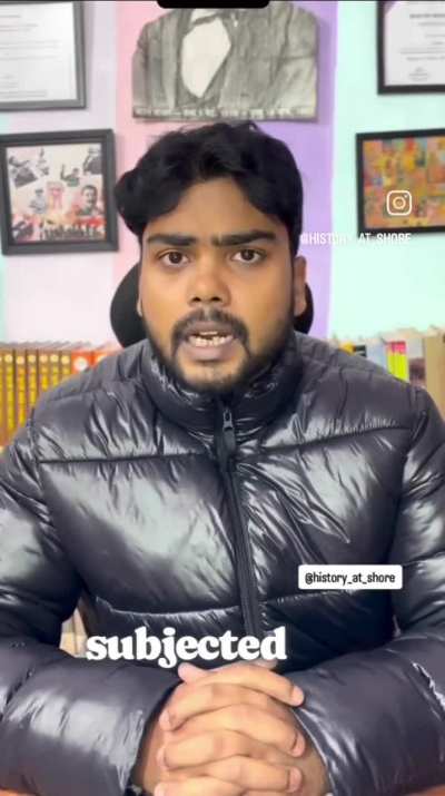 Ye gawaro ko kon bolne deta hai?? Yaha constitution chalta hai sharia law nahi