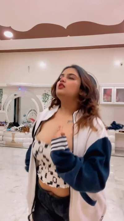 Hot tits desi patola 🔥