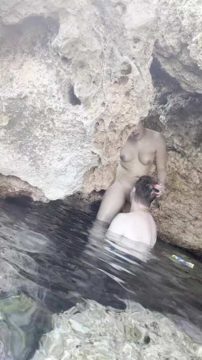 The first 200 to say 'yes' will get 20 nudes (I'm not joking)