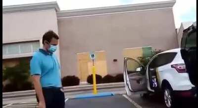 Fake news reporter gets owned