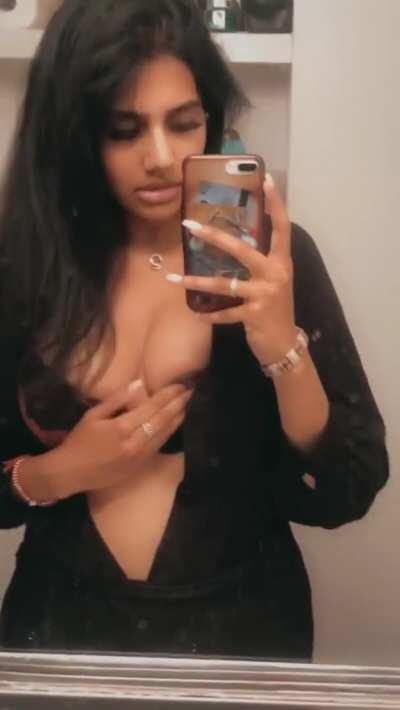 Beautiful NRI tamil babe showing her dark nipples (full video download link in comments)