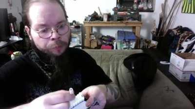 How Josh Packs His Cigarettes