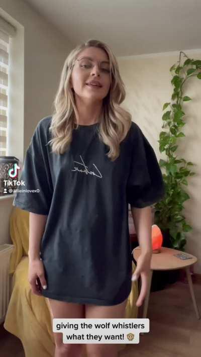 Wolf whistles are flattering, here’s how I like to respond! 💕