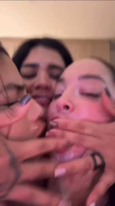 This is how to properly get gooned with your friends