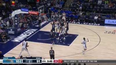 [Highlight] Vicious slam by Franz Wagner