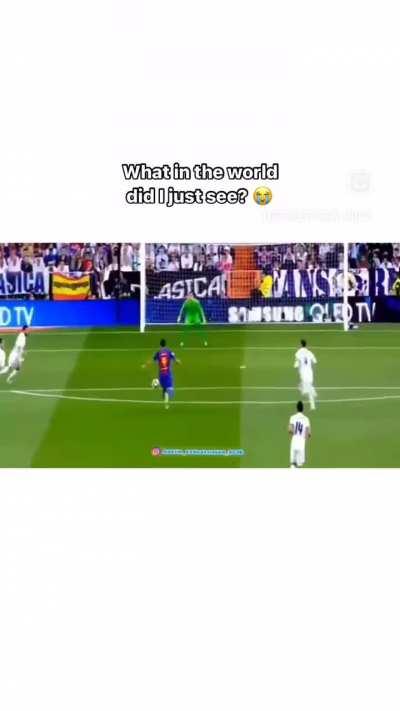 Who makes these movies bro at first I thought it was an edit but no this is a scene from an actual south indian movie🤡