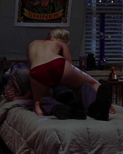 [Topless] Amy Smart in Road Trip (2000)