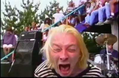 While dressed as Kurt Cobain Thom Yorke preforms beautiful soothing tribute 😢💔🕊️