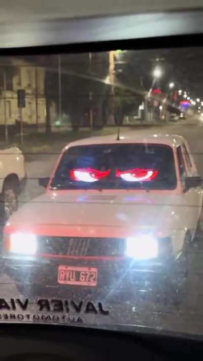 El primo falopero del rayo Mcqueen.