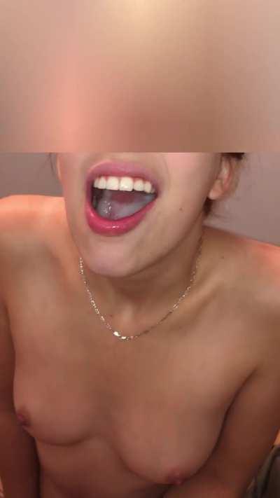 All that creamy yummy cum for me to swallow :)