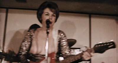 1960s topless craze #14 : The Ladybirds topless girlband (video)