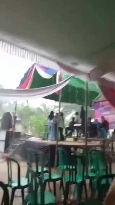 wcgw when we dance in the middle of the storm ⛈️⚡