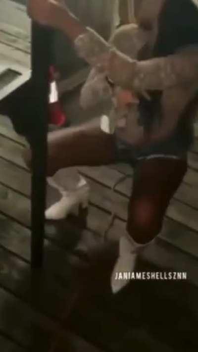 Cowgirl Twerk 🤠🍑