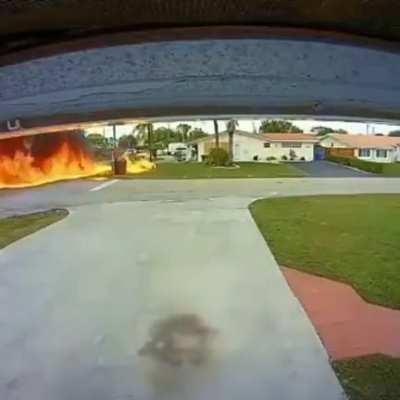 3 dead, 1 injured after small plane crashes, hits SUV in Browand County Florida; March 16, 2021