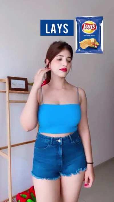 Luckii_mee blogger and traveller