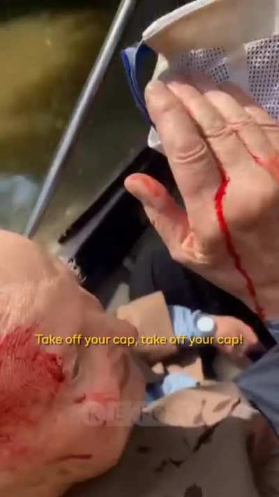 The Russian Army shelled Kherson during the evacuation of civilians.