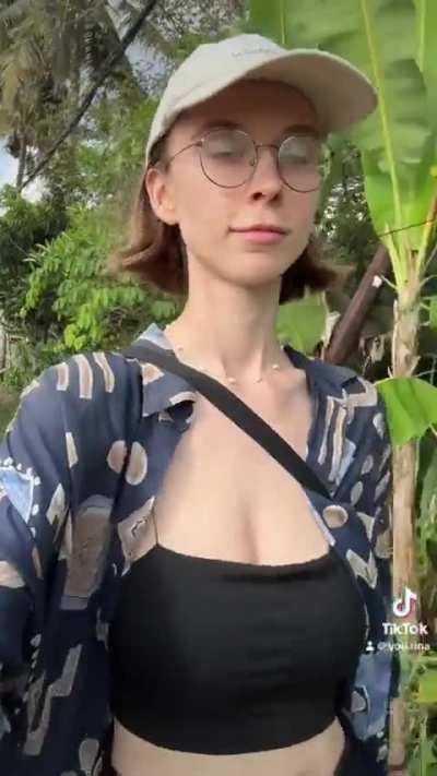 A rare sight of someone actually walking in Bali🪿