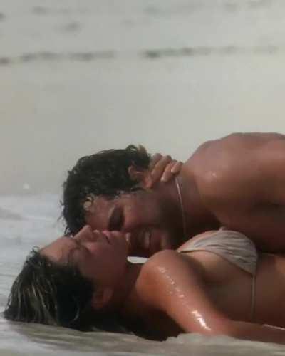 Kelly Brook - Survival Island 