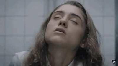 Natalia Dyer can’t help herself