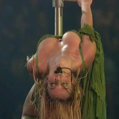 Britney Spears showing off her beautiful body