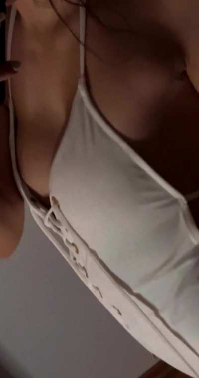 Würdest du mich wie ein Weihnachtsgeschenk aus meinem Body auspacken?