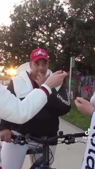 No veo el problema , chichis son chichis