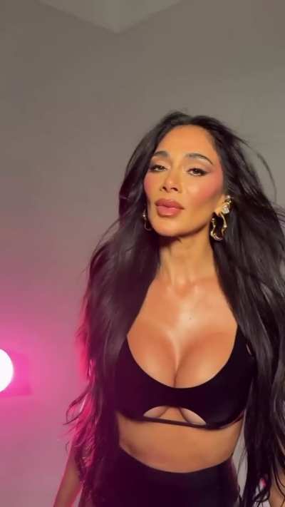 The Pussycat Dolls use “Break The Ice” for comeback announcement
