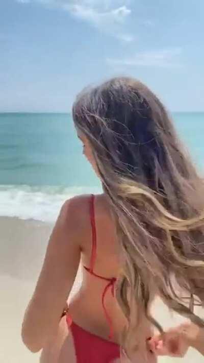 Priscilla Ricart (@priricart)