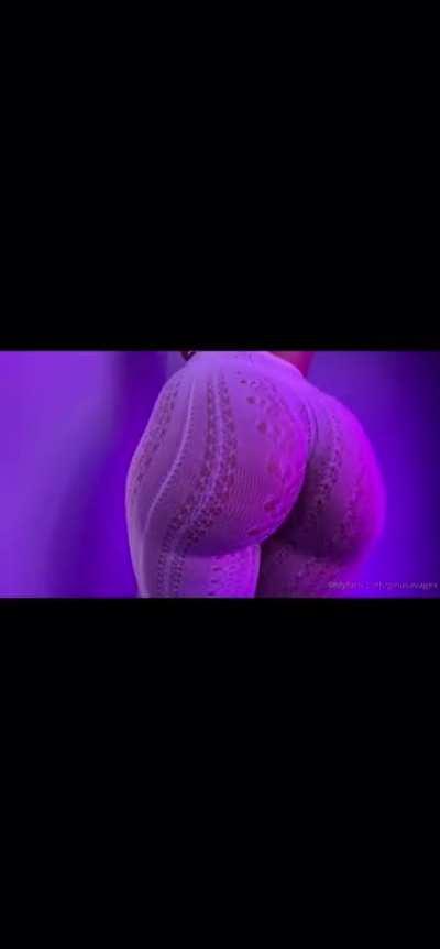 message me for ginasavgex mega with twerk vids , tapes and solo vids ($6)