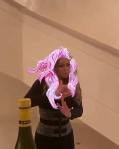 Me as Seraphina Carey 🎤🎵 asking my Strag teamates to line up and form a Human Centipede 🐛🍆🍑 so I can extend my ult range.