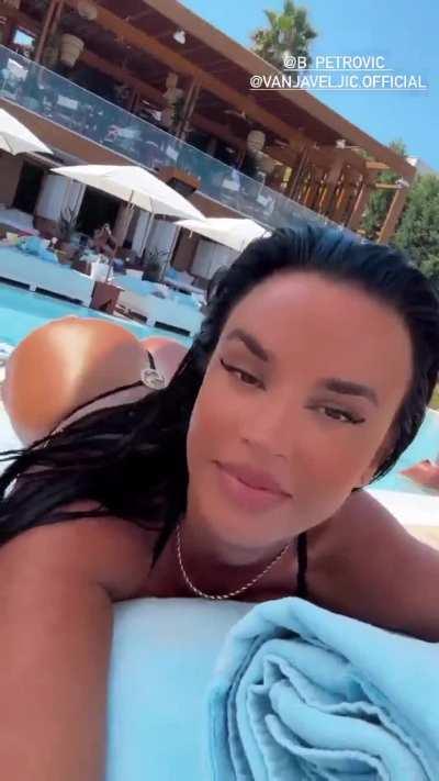 Ivana with her sexy friends🔥🔥