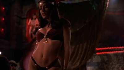 Salma Hayek’s curves are enough to make you salivate