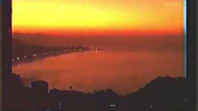 Na tranquilidade do morro (ignorem o tiroteio)