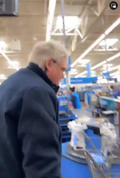 Jesus christ what a fucking freak