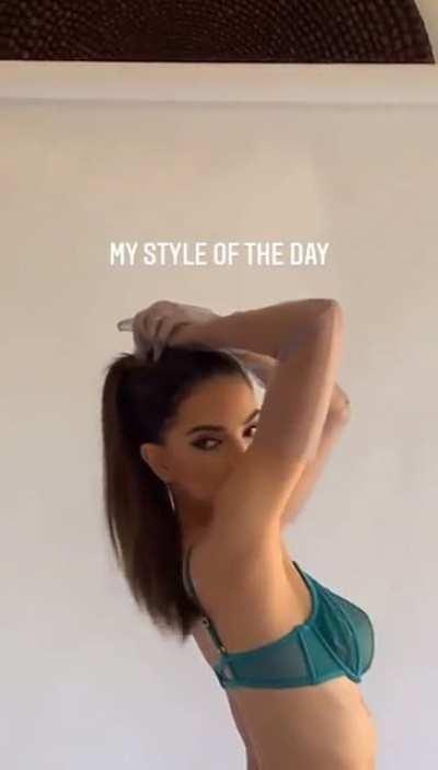 Style of the Day: blue lingerie