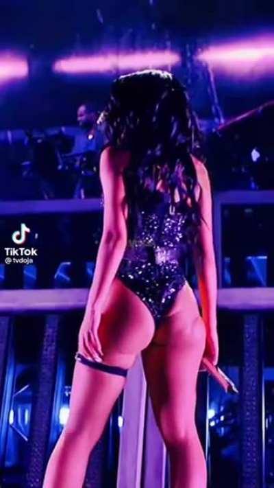 Doja curves🍑🖤🖤🔥