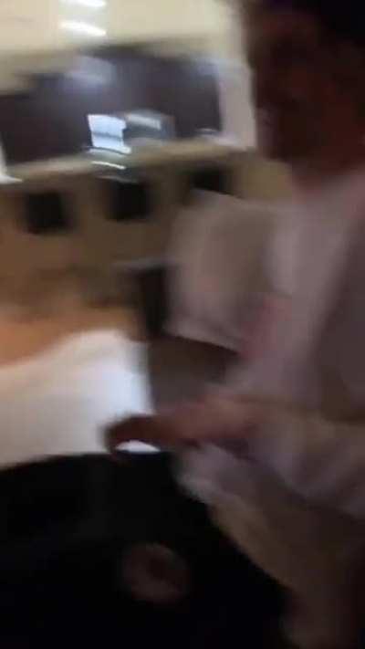 xQc shows you how to dance in a club