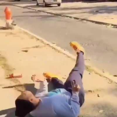 he got slept and started fighting in his dream 🤣🤣 #fightvideos