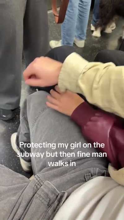 The switch up when a fine man walks in (credit @reeseabrahamoff on TikTok)