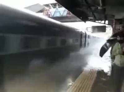 This train shows how to clean the substation ...