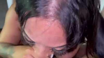 She blows him while he cums after a nice ride