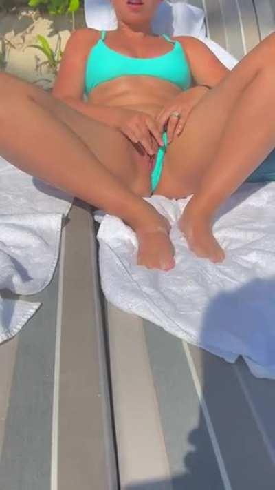 Got caught trying to orgasm on the beach 🙈