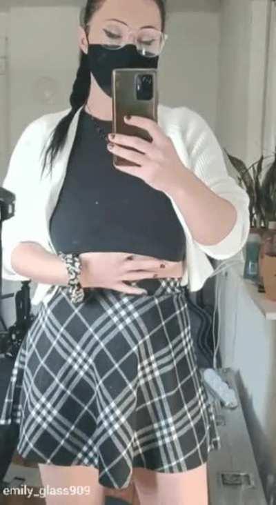 Say hi if I can send you nudes 😇