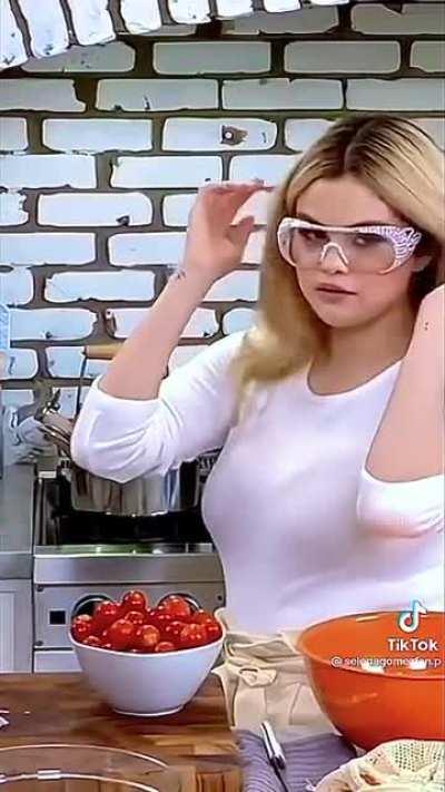 There’s two common themes throughout, I just can’t put my fingers on them..