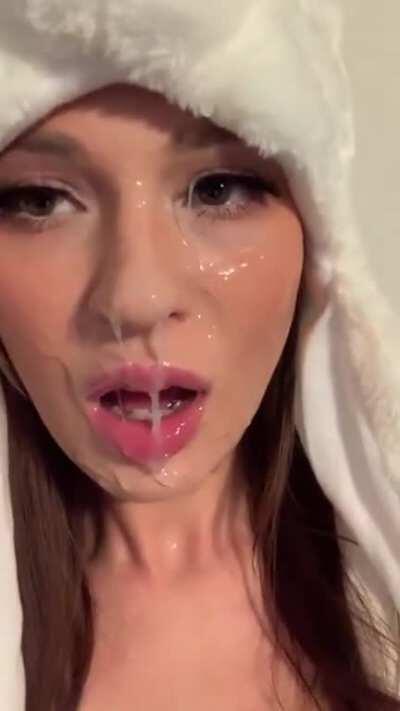 Dripping cum everywhere... I'm a huge mess ;)