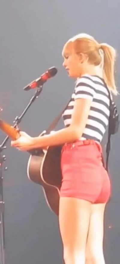 Gotta love red Taylor